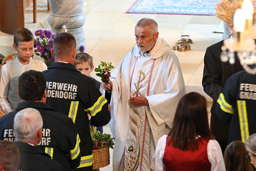 Verteilung der Erntesträußchen